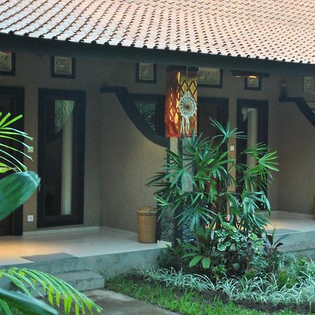 Pondok Rahayu Guest House เปมูเตรัน ภายนอก รูปภาพ